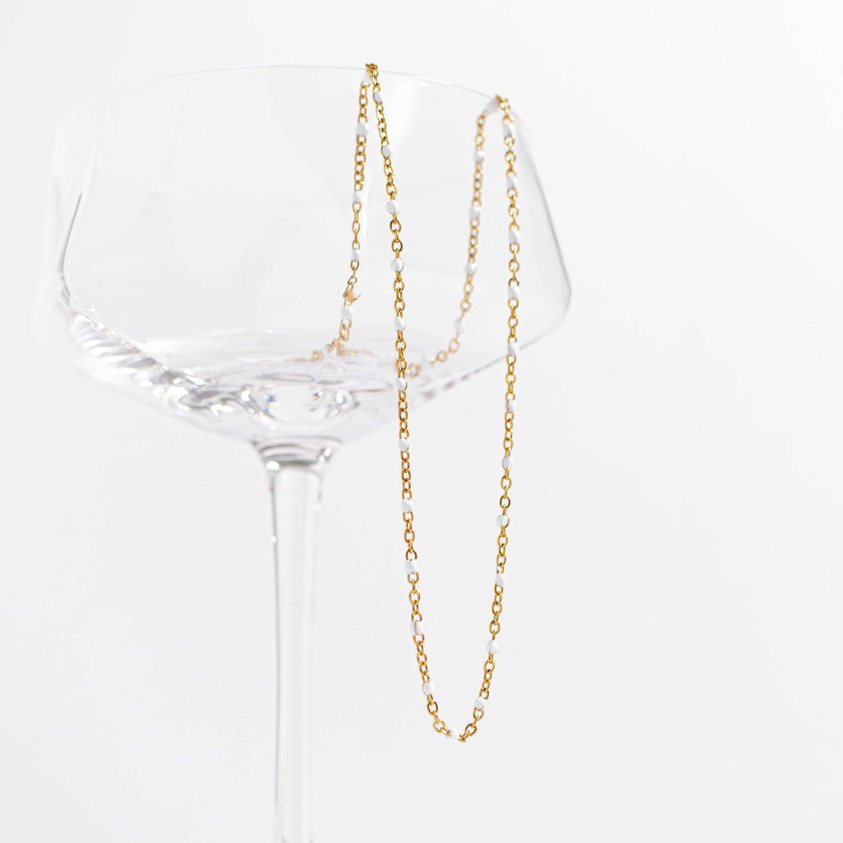 18K Gold PVD Stainless Steel White Confetti Chain Necklace: Stainless / 16+2"