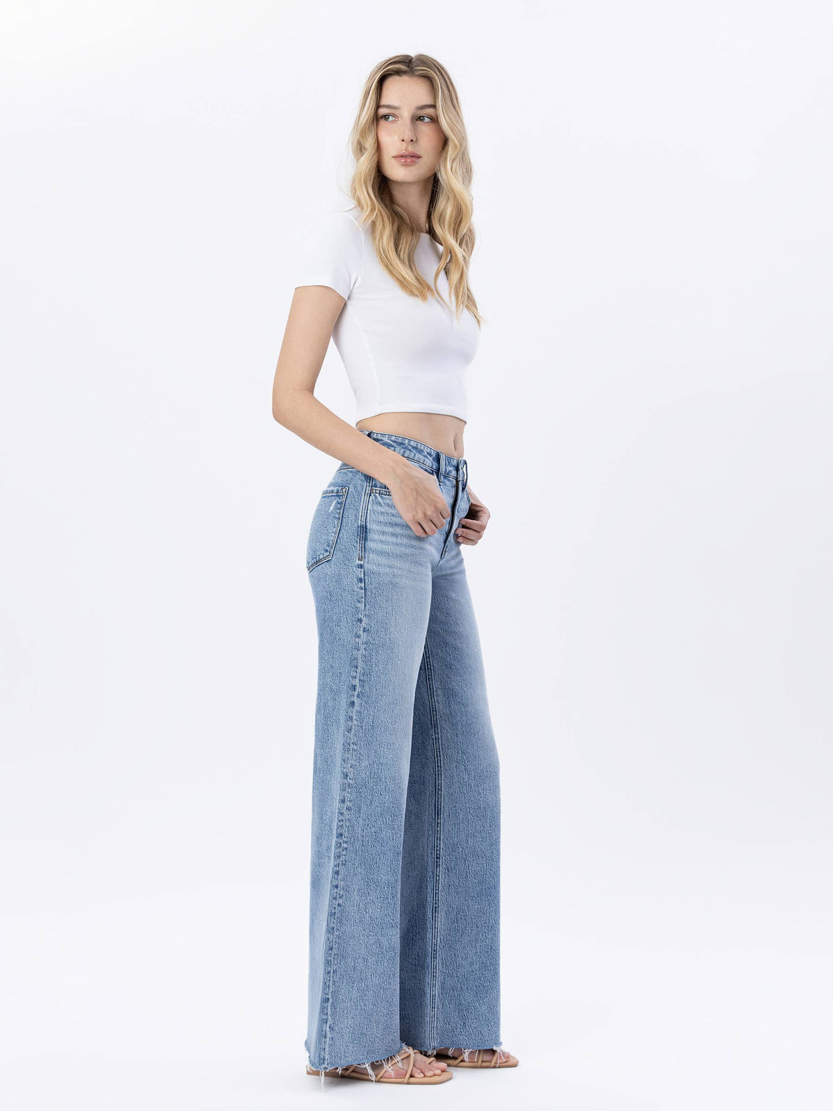 HIGH RISE RAW HEM WIDE JEANS F6320